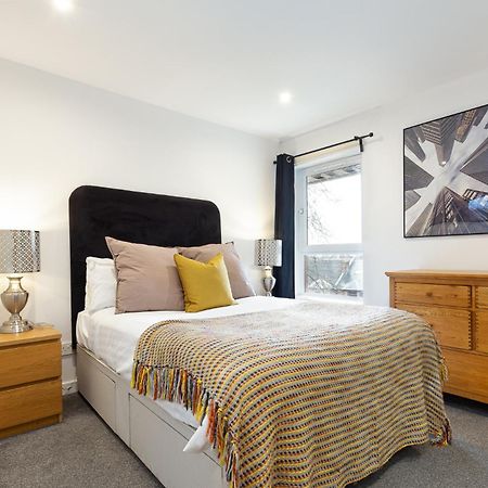 Modern 2 Bed Broompark/Central Apt. With Parking Glasgow Zewnętrze zdjęcie