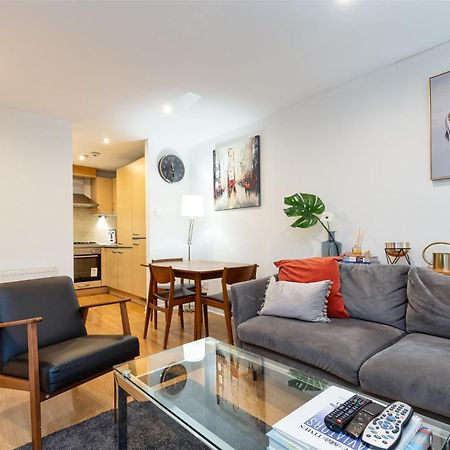 Modern 2 Bed Broompark/Central Apt. With Parking Glasgow Zewnętrze zdjęcie