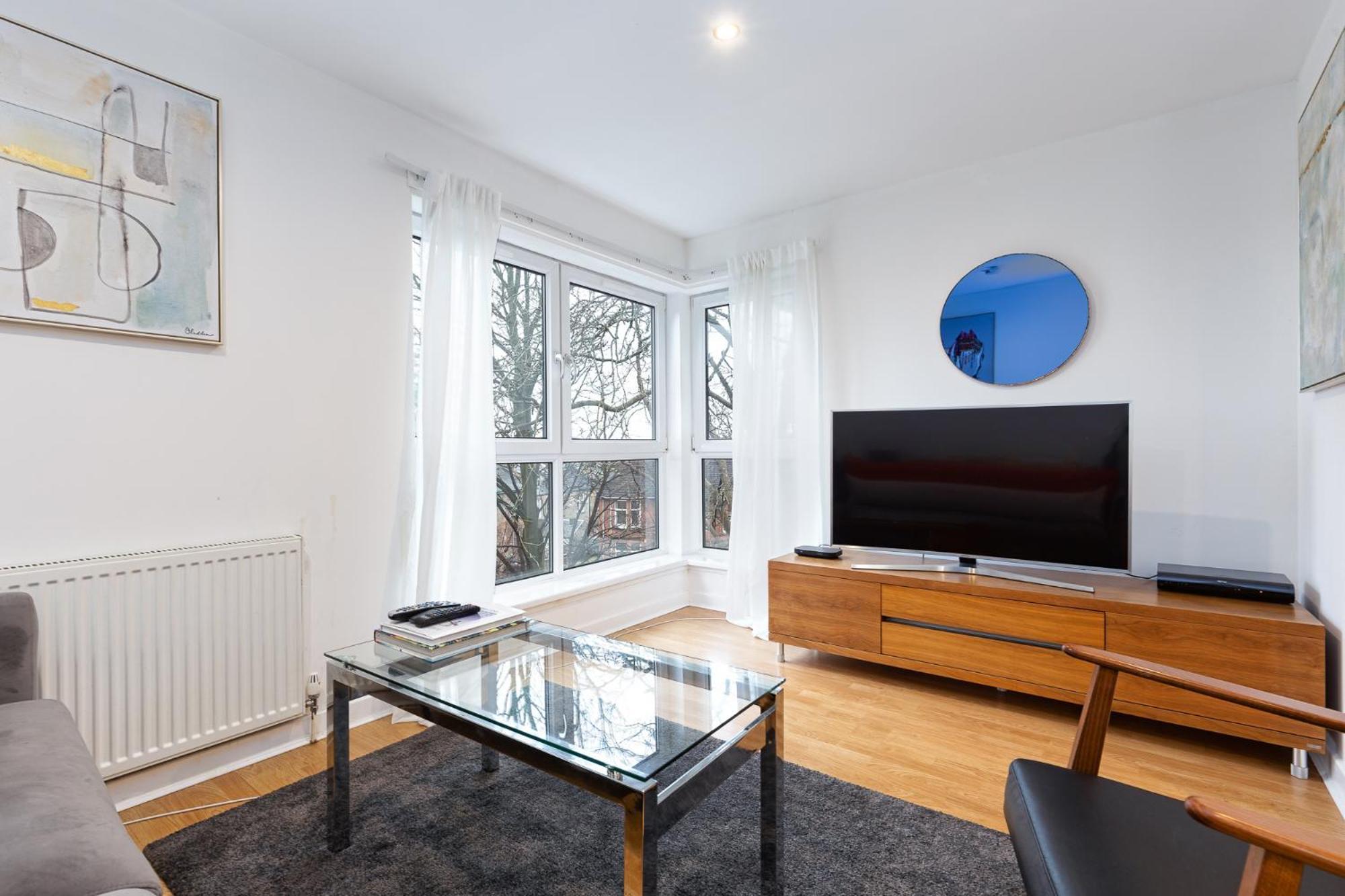 Modern 2 Bed Broompark/Central Apt. With Parking Glasgow Zewnętrze zdjęcie